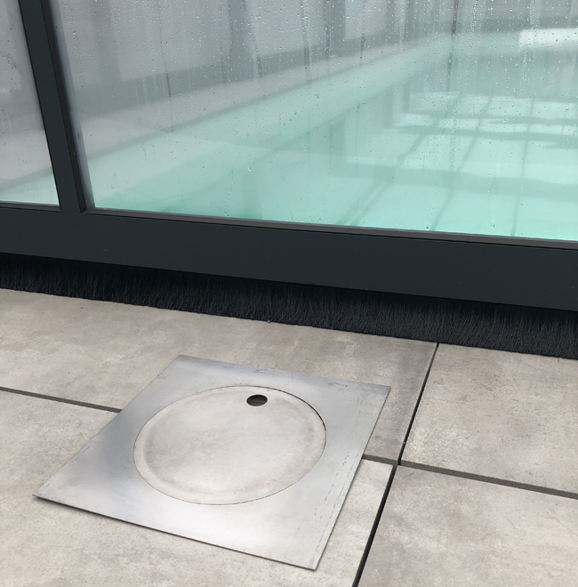 Grilles inox sur-mesure pour piscine en découpe laser